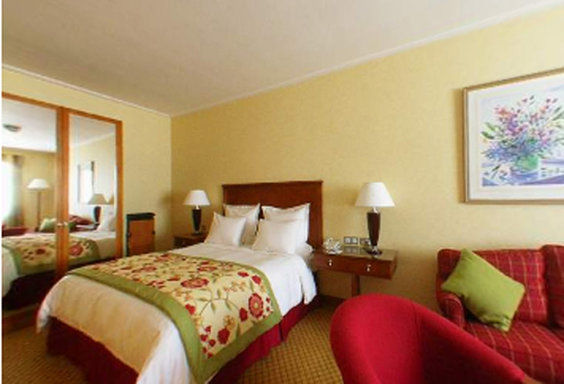 Hyatt Place West London Hayes Екстериор снимка