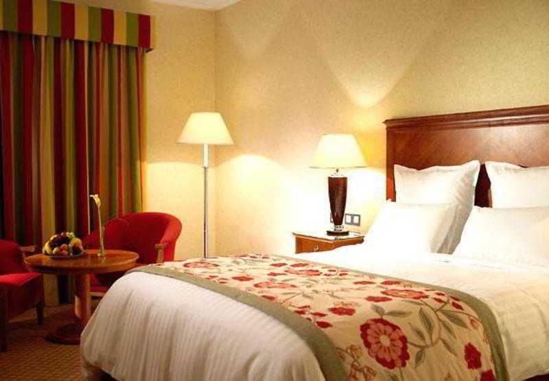 Hyatt Place West London Hayes Стая снимка