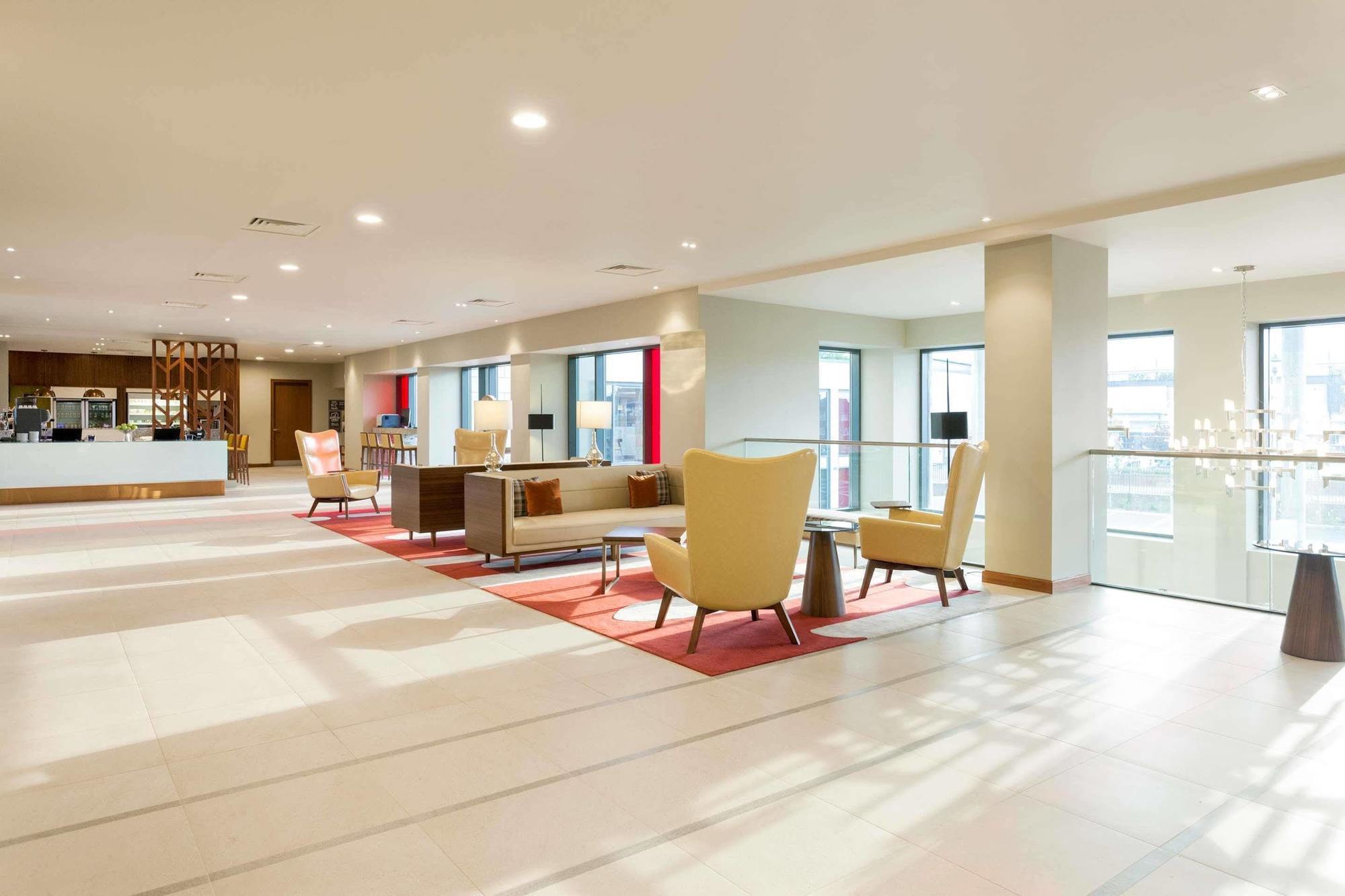 Hyatt Place West London Hayes Екстериор снимка