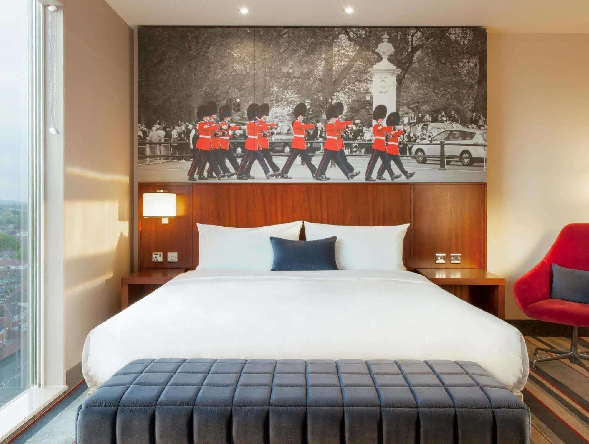 Hyatt Place West London Hayes Екстериор снимка