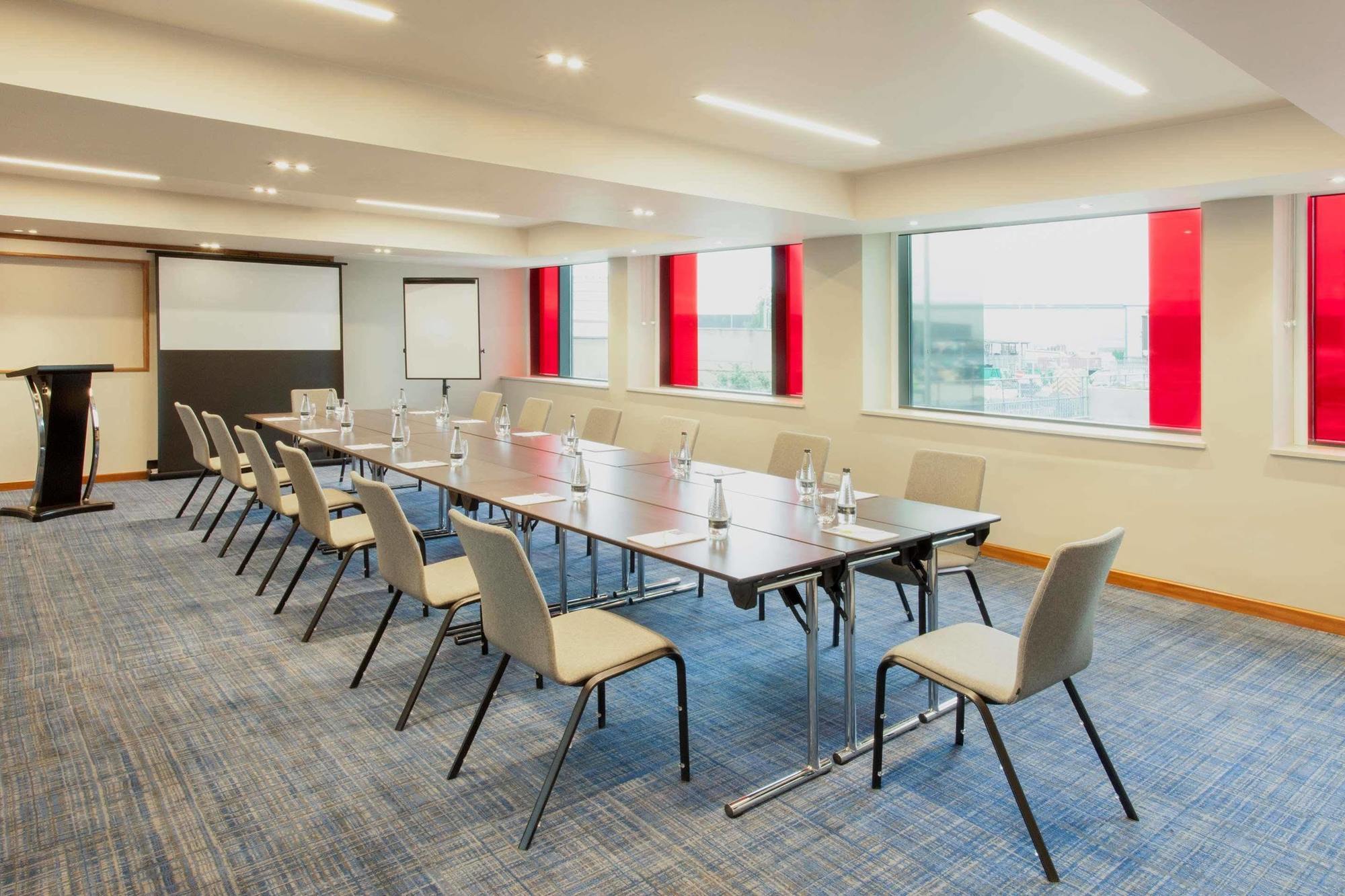 Hyatt Place West London Hayes Екстериор снимка