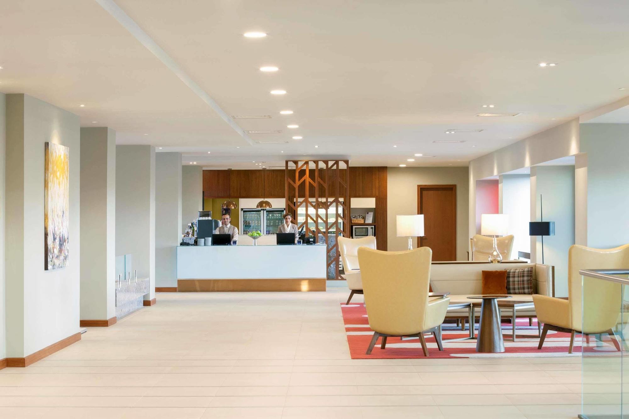 Hyatt Place West London Hayes Екстериор снимка