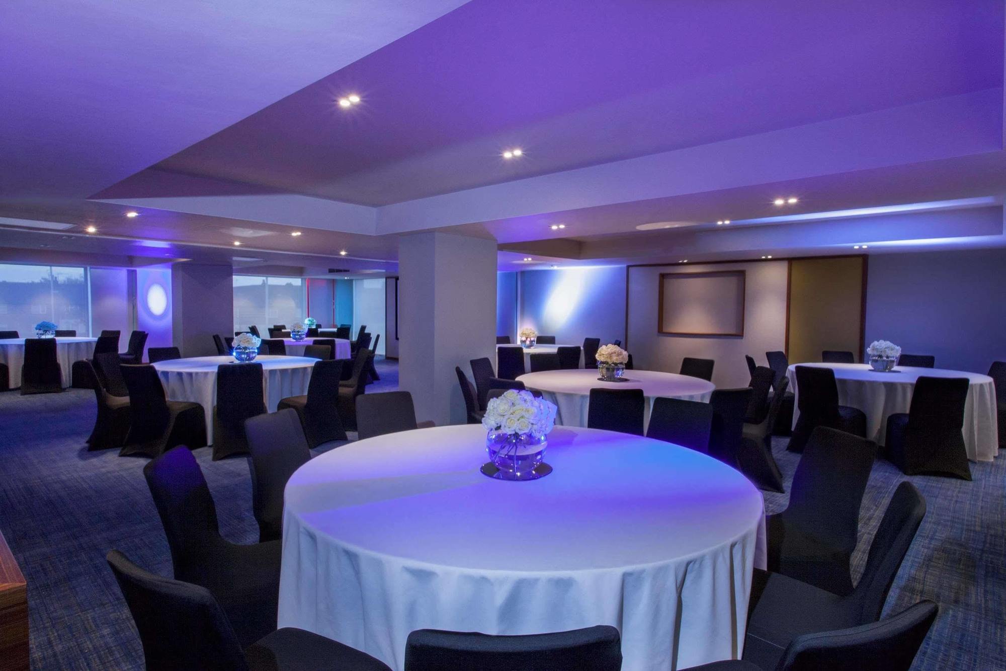 Hyatt Place West London Hayes Екстериор снимка
